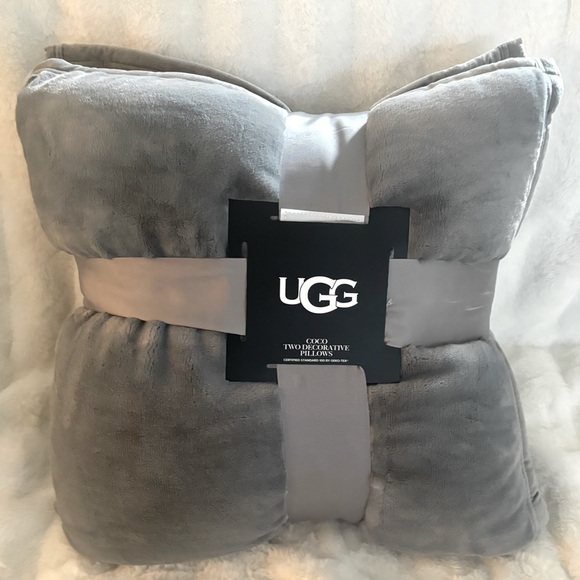 UGG Bedding Ugg Coco 2 Decorative Throw Pillows Seal Gray 2 X 20